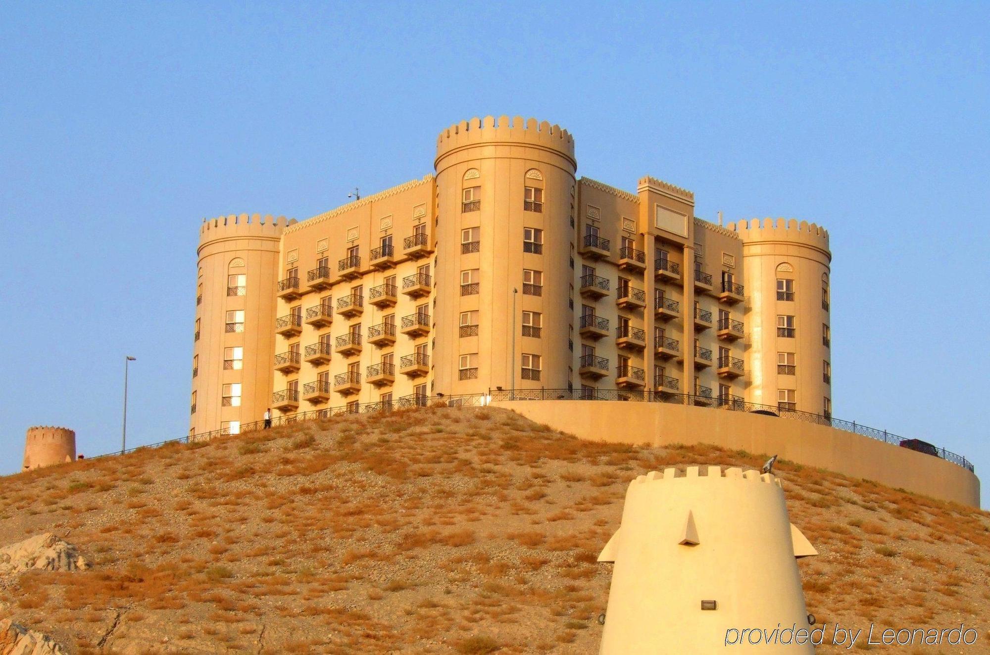 Golden Tulip Khatt Springs Resort & Spa Рас-ель-Хайма Екстер'єр фото